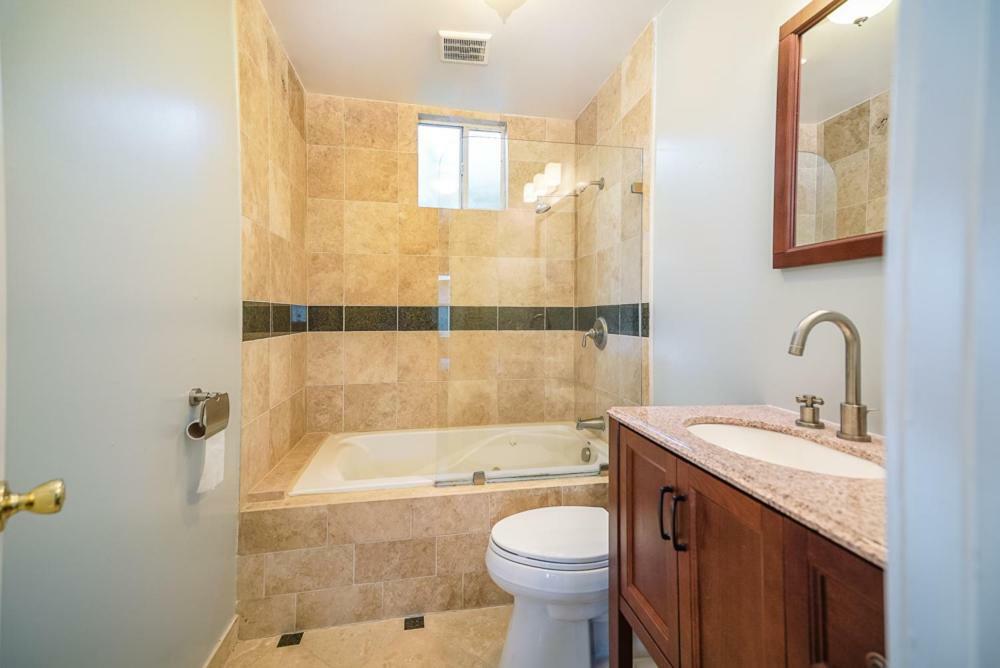 Stylish 2 Bed & 2 Bath At The Heart Of Hollywood With Free Parking - One Car Only Daire Los Angeles Dış mekan fotoğraf